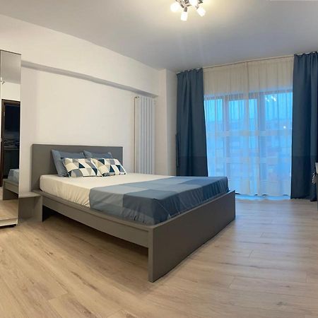 New Studio Pitesti Luaran gambar