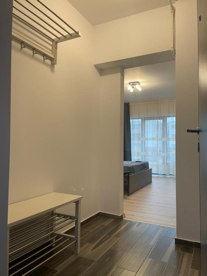 New Studio Pitesti Luaran gambar