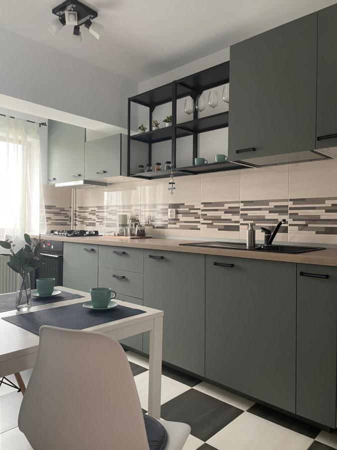 New Studio Pitesti Luaran gambar