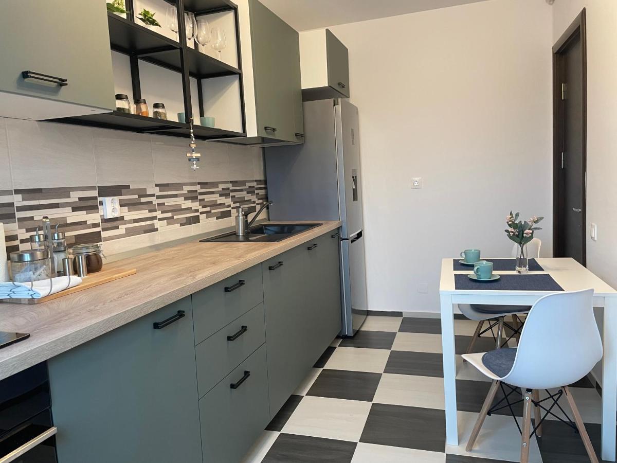 New Studio Pitesti Luaran gambar