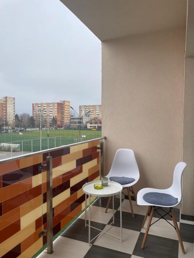New Studio Pitesti Luaran gambar