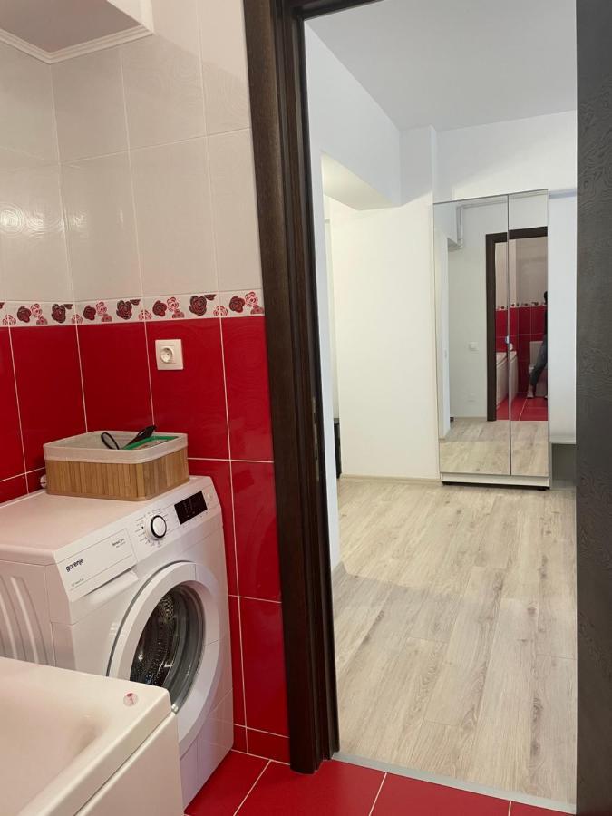 New Studio Pitesti Luaran gambar